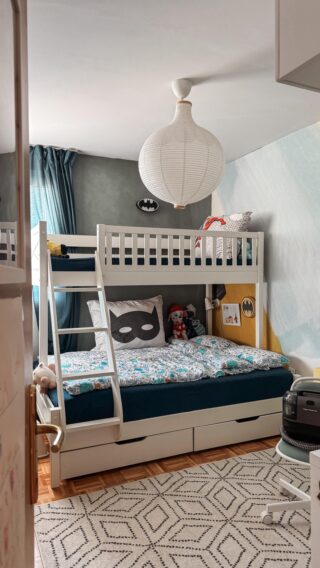 Prošlu subotu sam provela s krpom u ruci, ovu ruku pod ruku s mužem šetam Baščaršijom.
Stvarno su u pravu kad kažu da je balans sve 😉

Da skratite i olakšate sebi čišćenje i pospremanje ali i uštedite na sredstvima za čišćenje i unajmljivanju opreme, rješenje vam je ovaj mali usisavač za dubinsko čišćenje iz @vitapur.hr 
Savršeno radi svoj posao a tako je kompaktan i nije ga teško skladištiti.
Ponovno je na stanju, znate da se uvijek rasproda brzinom svjetlosti.
SpotClean je trenutno već na popustu uz kod VITA30 za 30% popusta, a kod VILDANA5 vam daje i dodatni popust.

#cleaning#kidsroom#cleaninghacks#cleaningmotivation#boysroom#boysroomdecor#vylsonathome