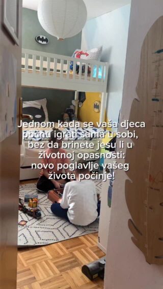 A tek kad zajedno mogu na igralište?
New level unlocked!

U tom slučaju imaš dvije vrste ljudi:
Oni što razmišljaju što bi sljedeće na Netflixu i one što počnu razmišljati o trećem djetetu 🙈
Osobno, nisam nikad više gledala tv 😅

Bez šale, dođe i ta faza kada spavaju dulje od 6h ujutro, ne žele s igrališta doma i prijatelji su na prvom mjestu.
I dođe tako brzo.
Da sam znala koliko brzo, drugačije bih si život posložila 🙈
#kids#kidsroom#littlestoriesofmylife#honestmotherhood#childhoodunplugged