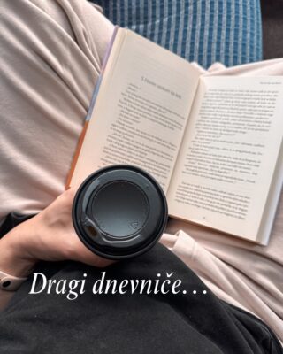 Dragi dnevniče ili što je sve stalo u 48h 😀🤭

1. Knjiga Sve će biti savršeno, Lorenzo Marone kao fino ljetno štivo. I ova knjiga je ispričana u samo 48h, tokom jednog vikenda u kojem teško bolesni otac nagovori sina (koji u sebi nosi mnoga zamjeranja) vrate na rodni otok.  Malo limunadasto na kraju, ali i takvi nam krajevi ponekad trebaju 🍋
2. Prvo natjecanje na koje putuje, prva duga vožnja autobusom, prva mala ekskurzija mome prvom dječaku. Neopisivo je biti dio toga 💌
3. Da mi je jednom još u životu biti oduševljena nečim kao što su oni - svime 🥹
4. Kada bih mu trebala reći samo jednu stvar koju je napravio za mene, nesvjesno, svojim rođenjem - rekla bih da me ponovno upoznao sa samom sobom.
5. Ne cijenimo dovoljno ono najbitnije: nečiju ruku na našoj, poruku “dokle ste” i ljude kojima dolazimo u gradovima koji nisu naši, ljude koji nas uvijek čekaju.
6 & 7. Pročitala sam neki dan rečenicu: “Što više majka uživa u majčinstvu, to dijete više uživa u djetinjstvu.”
8. Sijaj, ma samo sijaj…🪩

#diary#vylsonfulloflife#48hoursonly#lifelately#justlife