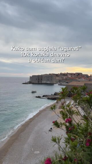 Prosjek mojih koraka prije ovog izazova je bio jedva 3k. 
Nije bitan broj naravno, bitna je činjenica da se skoro uopće nisam kretala: buđenje, škola i vrtić s autom, na poslu sjedi 8h…
U mojoj glavi nikad nisam imala vremena za tu šetnju, uvijek je nešto bilo bitnije i hitnije.
Mislila sam da za 10k koraka trebam više vremena, idealnije uvjete, a zapravo je trebalo samo malo drugačije živjeti dane.
I možda je to najveća promjena od svih.
Ne samo broj koraka, nego osjećaj da sam “prisutnija” u svom životu, da radim nešto dobro i za sebe.
DoNatural-a je fokusiran na unutarnju snagu i uvođenje sitnih promjena koje poboljšavaju naše dane.
Započnimo malim koracima, jednom malo hrabrijom odlukom, novom navikom. Probajte kadulju, novi okus DoNatural Herbalne vode - biljka koja ima tako sitne listove,a tako veliku snagu 🌿
Zadajte si neki izazov, samo 7 dana i ne odustajte što god drugi mislili i govorili.
Što birate za sebe?

#TvojaUnutarnjaSnaga#stepbystep#healthychoices