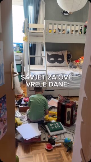 Do prošle subote smo mislili da je najveći problem renovacija, kašnjenje radova, nered i nesnosne vrućine. Sve aktivnosti smo odgađali i ostavljali za kasnije, dok ne “raskrčimo”.
Onda je Tibor imao nezgodu, slomio ključnu kost i podsjetio nas da se planovi promijene u trenu.

Nered će čekati, to je sigurno.
Sve će čekati, kad mora.
Danas poslije kontrole na kojoj su neke ozbiljne stvari prestale biti briga, samo smo bili sretni što možemo izaći iz kuće, popiti kafu, rashladiti se Cedevitom i biti zajedno. 

Za velike vrućine potrebna je i velika Cedevita, 400ml s puno leda, sada dostupna u kafićima u dva klasična okusa - naranča i limun.

Pa i nogometaši imaju pauzu za hidrataciju, zar ne? 🧡

4/31
#summerhack#cedevitagram#littlestoriesofmylife#dayinalife