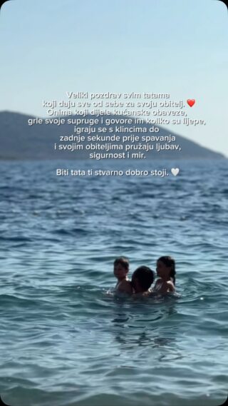 Djeca uče gledajući nas…
A ovo mi je najljepši prizor ❤️

#seaside#family#fatherlove#childhoodunplugged#littlestoriesofmylife
